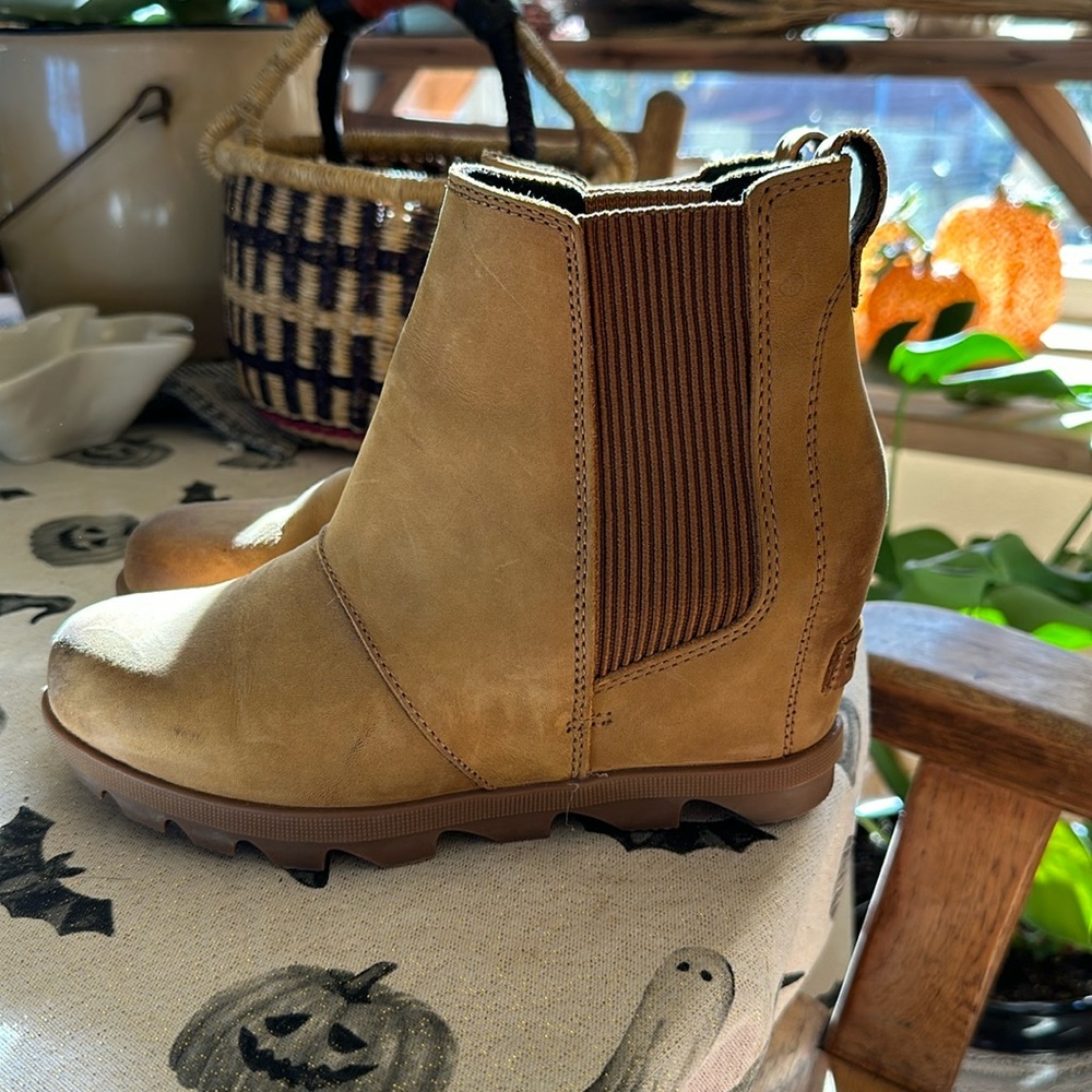 Sorel wedges size 7, gently worn